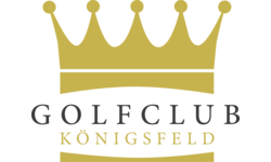 Das Bild zeigt das goldfarbene Logo eines Golfclubs mit einem stilisierten Königskrone über dem Schriftzug "GOLFCLUB KÖNIGSFELD" in schwarzer Farbe auf einem pixeligen, verschwommenen Hintergrund.